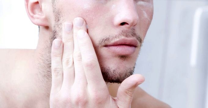 Les 7 Meilleurs Traitements Contre L'acné Pour Hommes